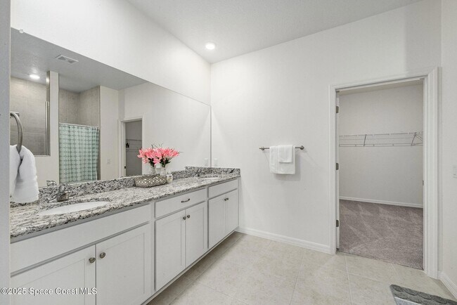 Foto del edificio - 1717 Dalroy St NW