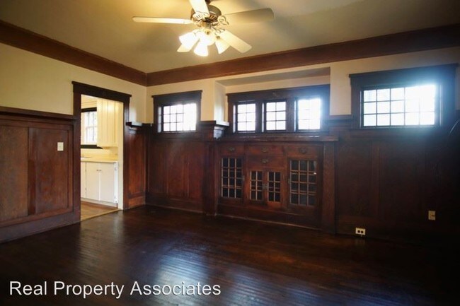 Foto del edificio - 4 br, 2 bath House - 2109 Aurora Avenue