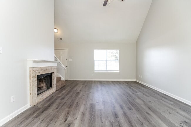 Foto del edificio - 8432 Creek Front Dr