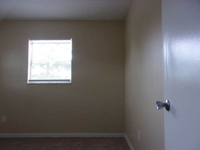 Foto del edificio - Adorable 2 Bedroom Just Minutes from Ameni...
