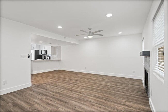 Foto del edificio - 6401 Chimney Creek Cir