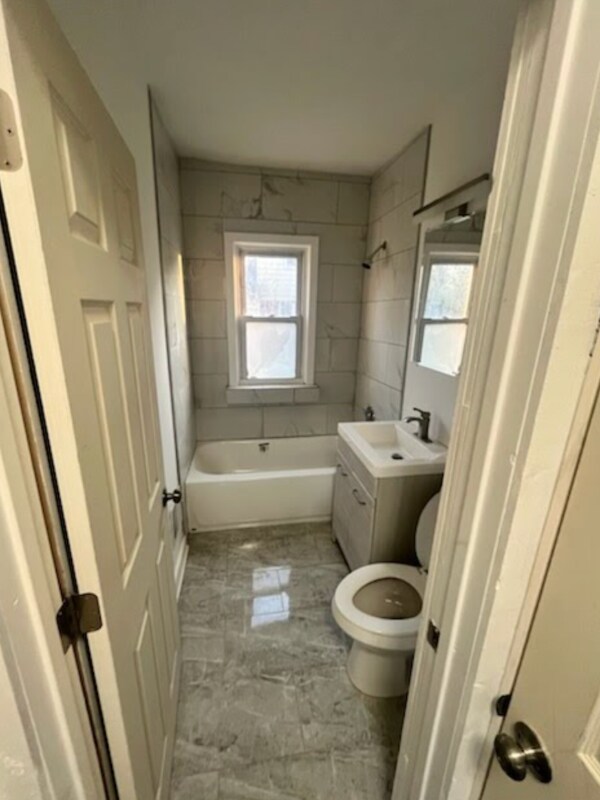 Foto del edificio - 9262 Ward Ave