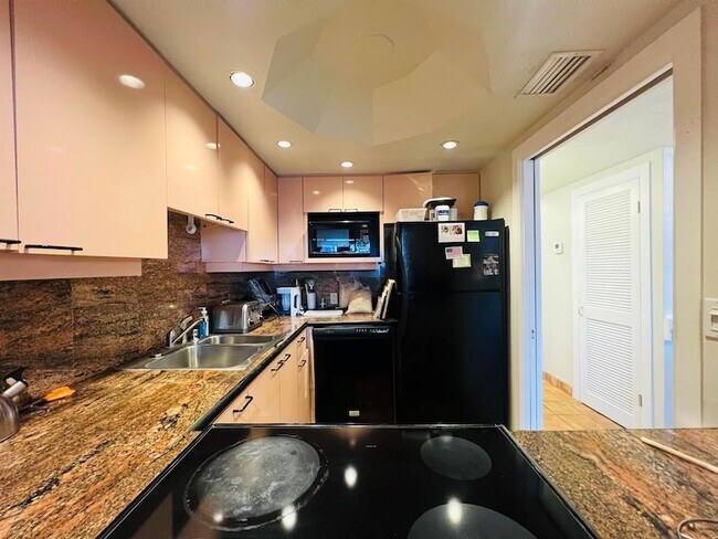 Building Photo - 55 NE Spanish Trail Unit 2040