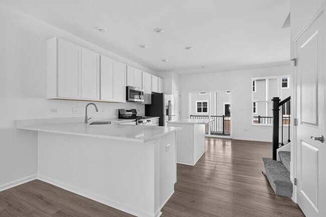 Building Photo - 445 Red Oak Cir