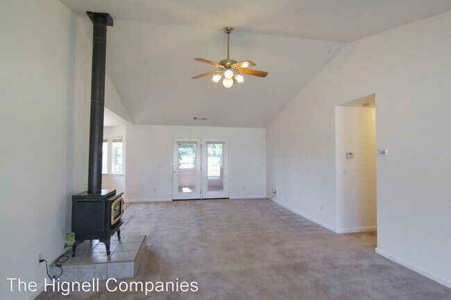 Building Photo - 3 br, 2 bath House - 18593 Saddleback Ridg...