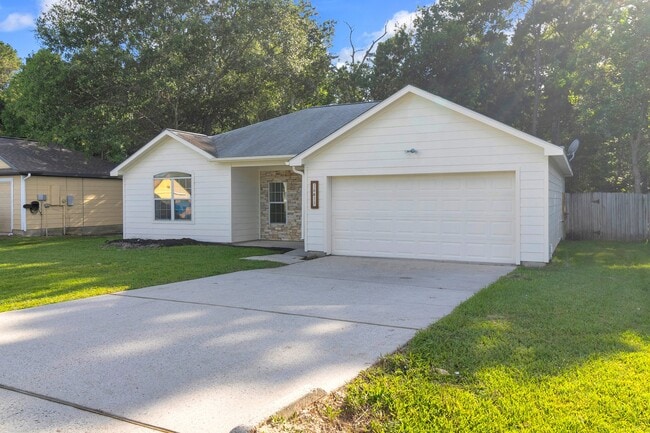 Building Photo - 16413 Danika Oak