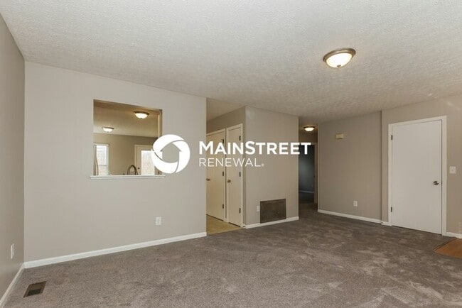 Building Photo - 3 Bedroom Pet-Friendly Home in GROVE CITY, OH with Main Street Renewal