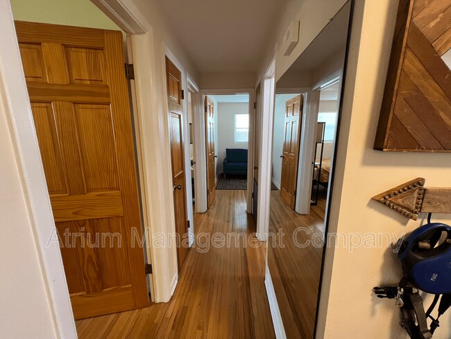 Foto del edificio - 2408 Rob Ln