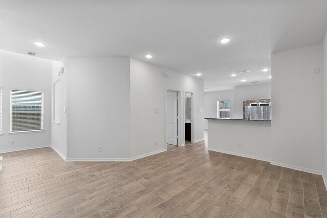 Building Photo - 2513 Harmony Forest Ln