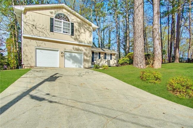 Building Photo - 3023 Blue Grass Ln