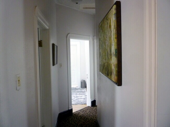 Foto del edificio - 1037 S Trafton St