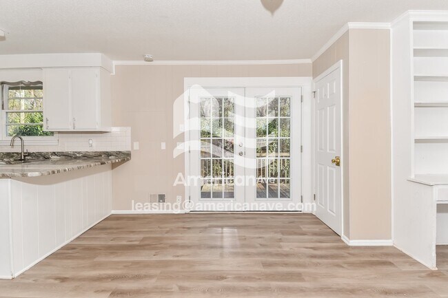 Foto del edificio - 4016 Williamsburg Dr