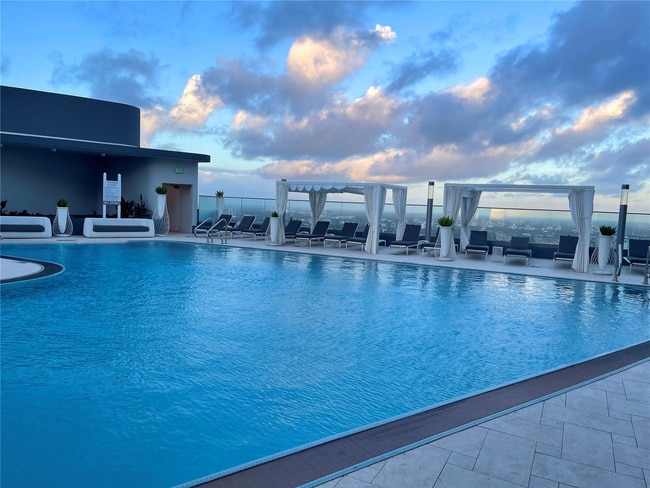 Foto del edificio - 1000 Brickell Ave