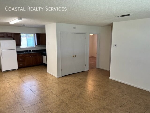 Building Photo - 322 Pelham Rd