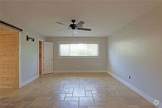 Building Photo - 1352 Shadow Ln