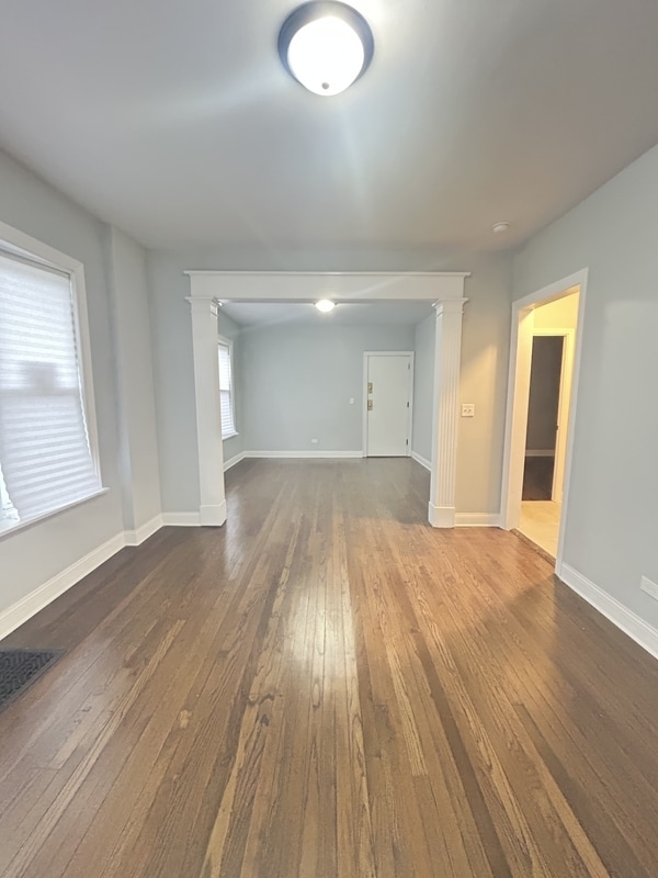 Building Photo - 1852 W 58th St