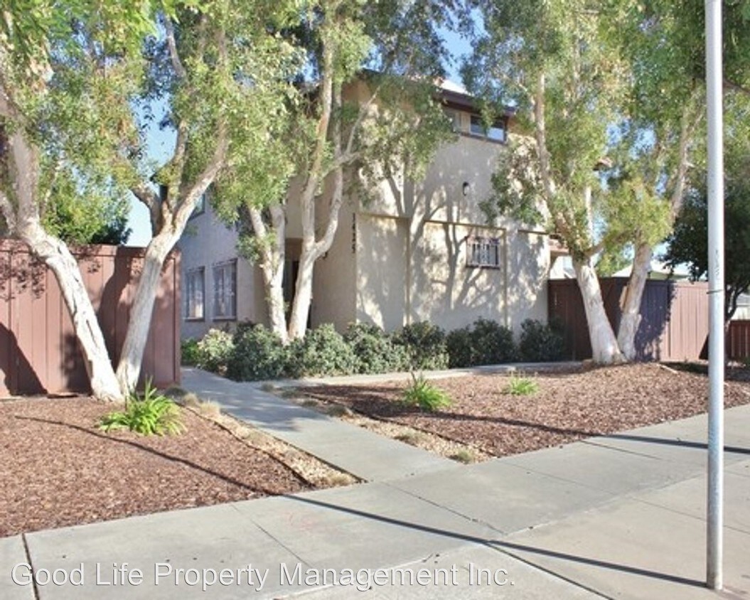 Primary Photo - 3415 Dwight St