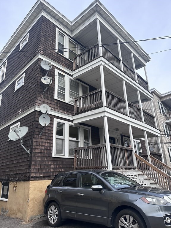 Building Photo - 28 Fawndale Rd