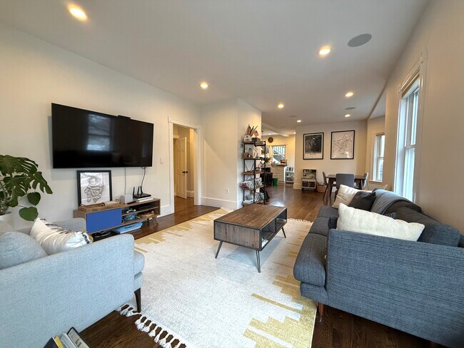 Foto del edificio - 52 Brastow Ave