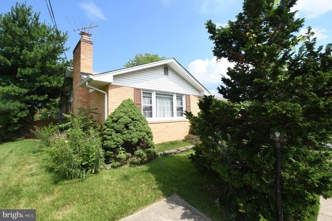Building Photo - 9221 Davidson St