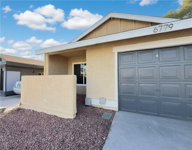 Foto del edificio - 6779 Pine Valley Dr