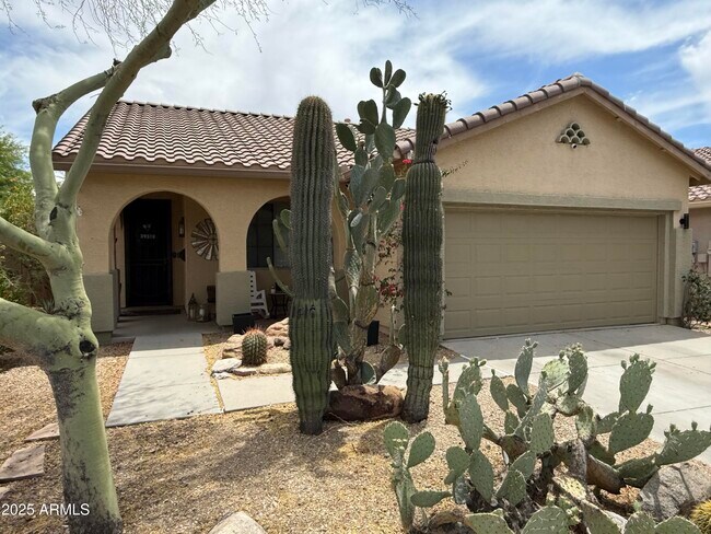 Foto del edificio - 39519 N White Tail Ln