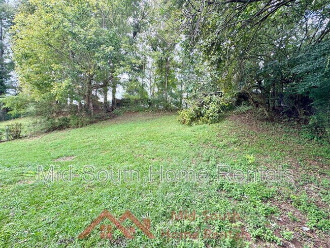 Foto del edificio - 5151 Corkwood Dr