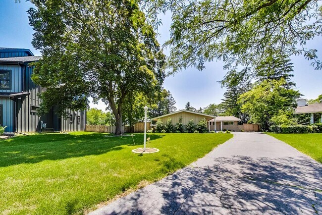 Building Photo - 2148 Tanglewood Ct