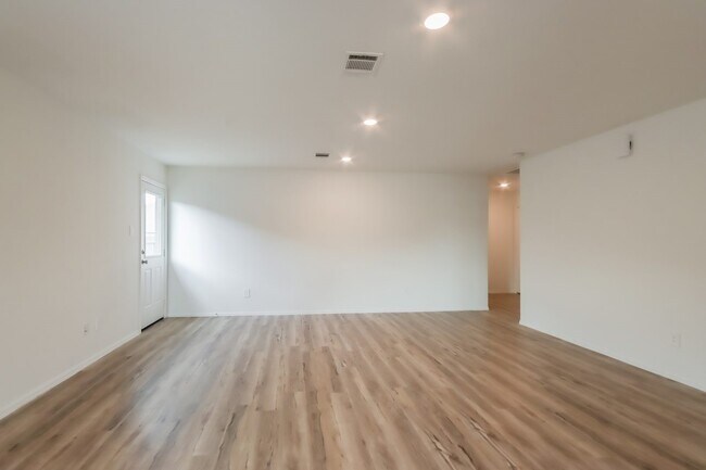 Foto del edificio - 17599 Longwood Trce Ln