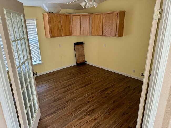 Foto del edificio - Rural 3 Bed/2 Bath with Office and Large Lot!