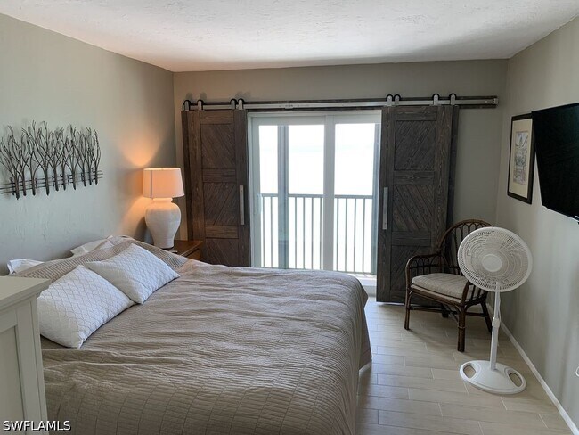 Foto del edificio - 26370 Hickory Blvd
