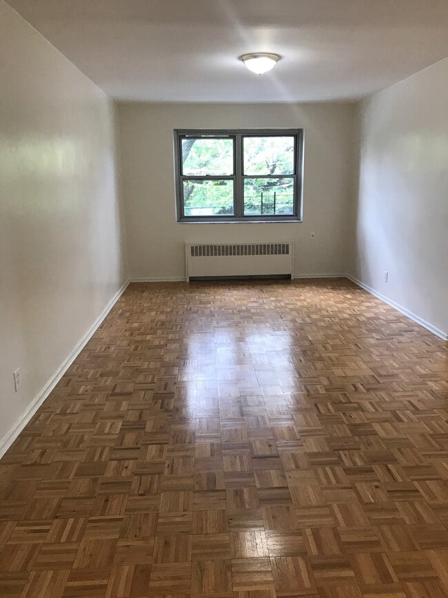 Building Photo - 15806 76th Ave