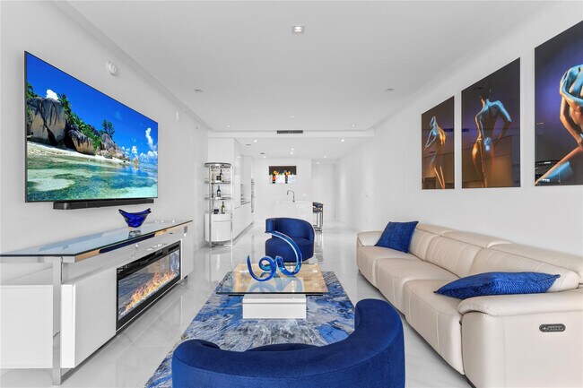 Foto del edificio - 700 NE 24th St