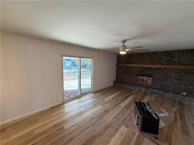 Foto del edificio - 2854 N Loxley Ave