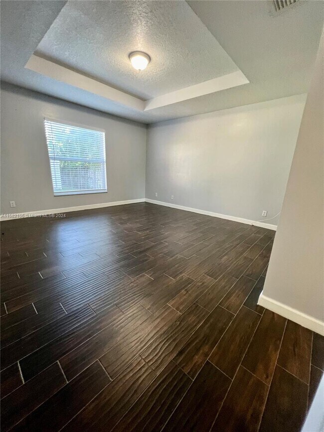 Foto del edificio - 2537 Dewey St