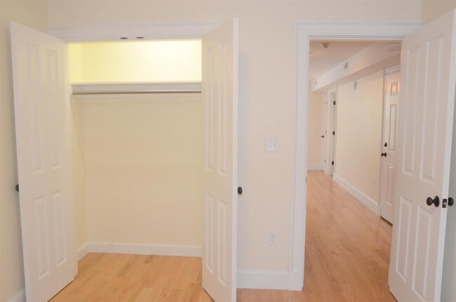 Building Photo - 28 Putnam St
