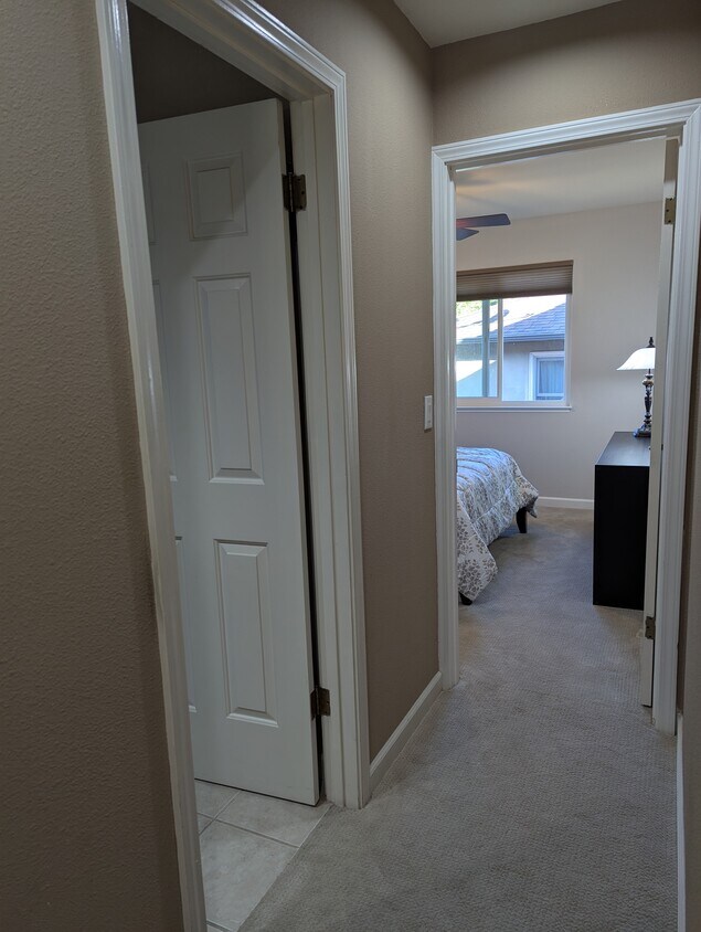Foto principal - 2652 Hillcrest Ave