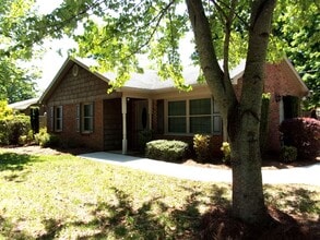 Building Photo - 522 N Jones Ave