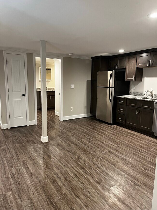 Foto del edificio - 624 W 1st St