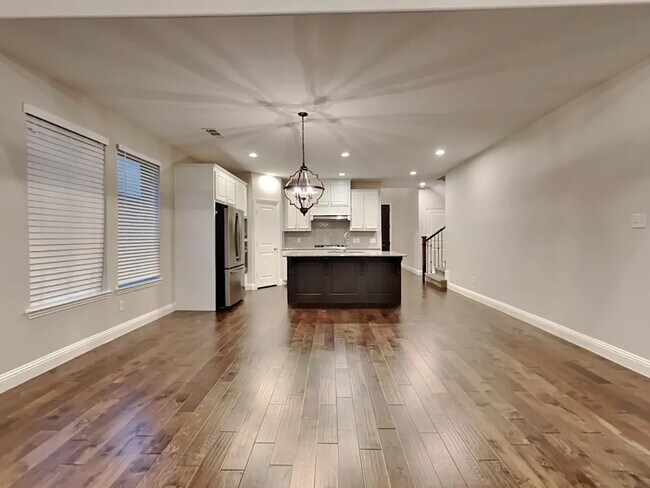 Foto del edificio - 14914 Blakely Wy