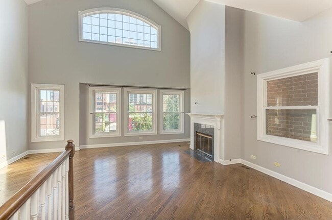 Building Photo - 1542 N Wieland St