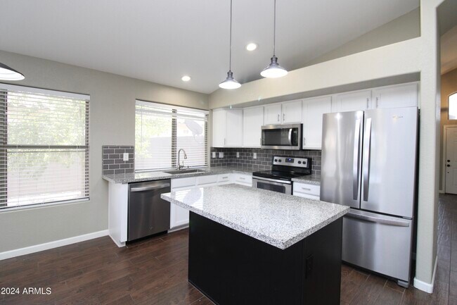 Building Photo - 1816 E Morgan Dr