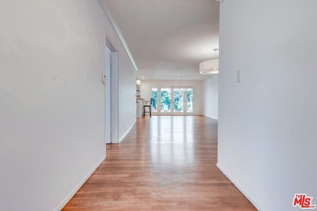 Foto del edificio - 13203 Dewey St