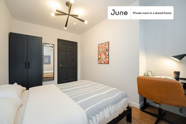 Building Photo - Room in Shared 3 bed/1 bath home in Chinatown