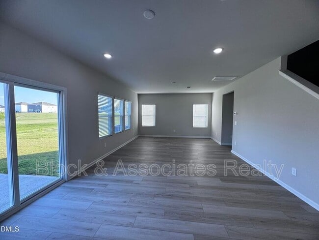 Foto del edificio - 62 Thistle Patch Pl