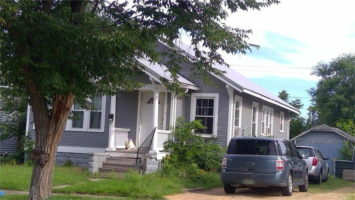 Primary Photo - 624 9th Ave S