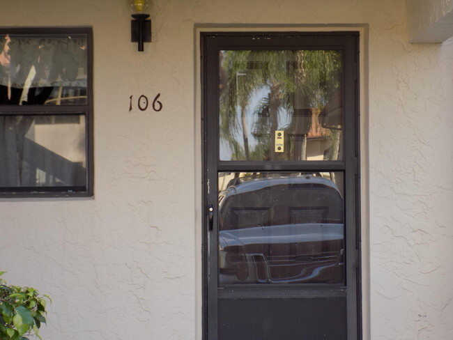 Foto del edificio - 7202 Golf Colony Ct