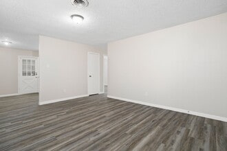 Building Photo - 118 Johnson St