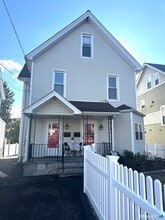 Building Photo - 10 Bayview Ave