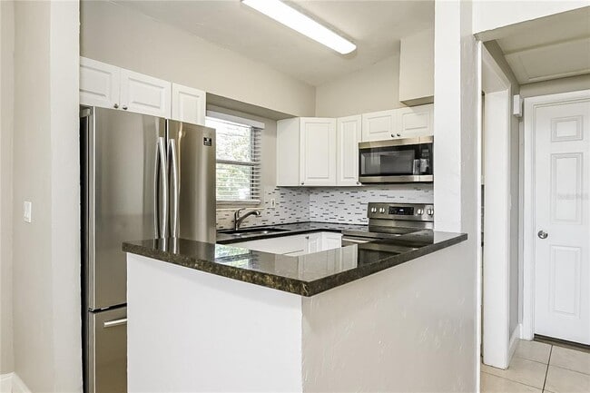 Building Photo - 3521 Schwalbe Dr